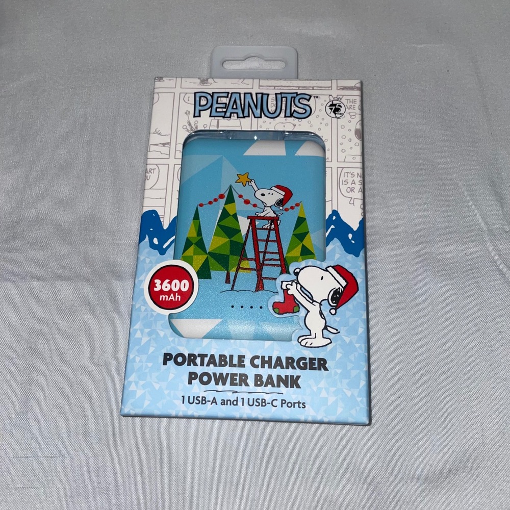 Peanuts Snoopy Christmas‎ Portable Charger Power Bank 3600 mAh USB-A USB-C New